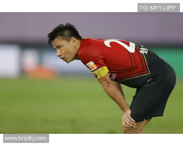 广州恒大客场取胜，晋级亚冠八强！队长郜林双响，球迷沸腾欢呼！