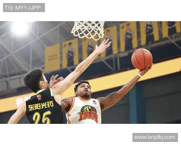 赵继昆汀-皮特森因伤将缺席数周比赛，对球队的影响与应对策略